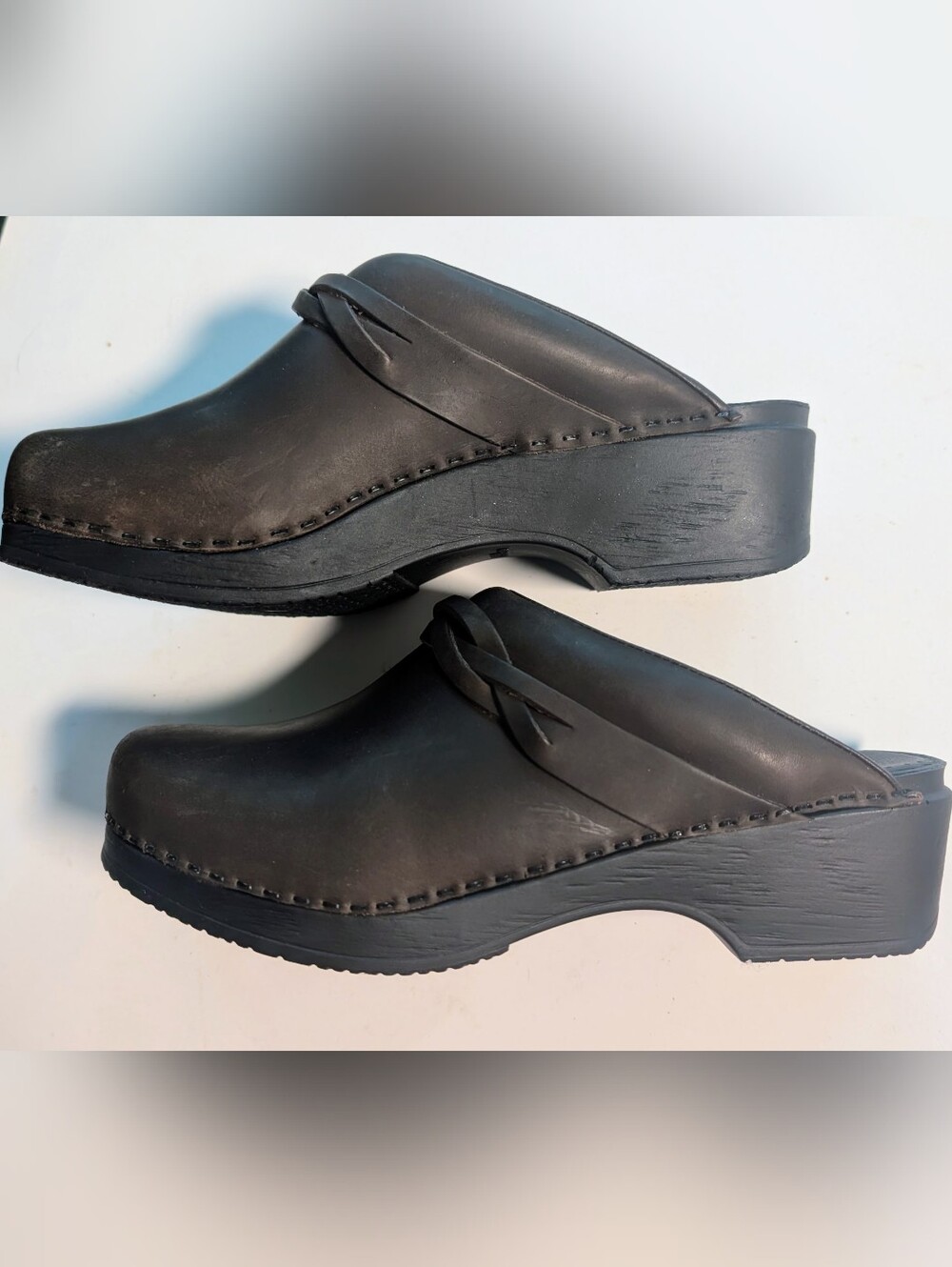 L.L. Bean Women's Leather Clogs Size EU 38 US 7 Never Worn Out Of Store